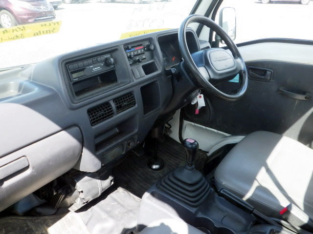 2000 Subaru Sambar TT2 (UW-69b923347a07a)[9]