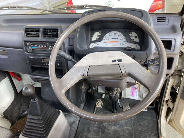 1994 Mitsubishi Minicab Truck U42T (UW-69aa551f88d7b)[4]