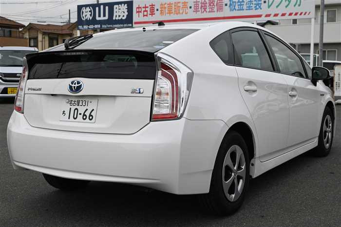 2014 Toyota Prius DAA-ZVW30 (UW-69acfffd926f7)[1]