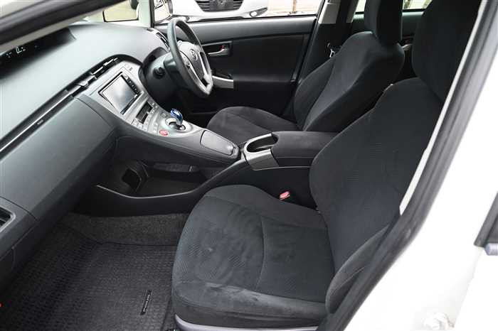 2014 Toyota Prius DAA-ZVW30 (UW-69acfffd926f7)[10]