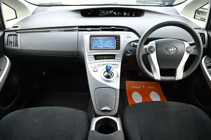 2014 Toyota Prius DAA-ZVW30 (UW-69acfffd926f7)[15]