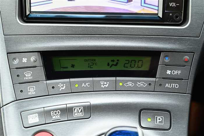 2014 Toyota Prius DAA-ZVW30 (UW-69acfffd926f7)[22]