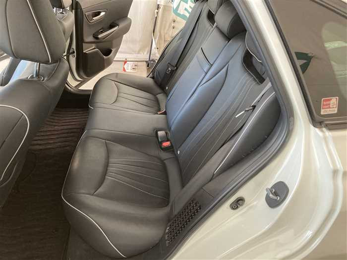 2020 Toyota Crown Hybrid 6AA-AZSH20 (UW-69acffff70f66)[13]