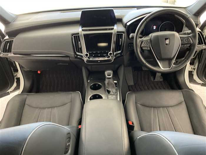 2020 Toyota Crown Hybrid 6AA-AZSH20 (UW-69acffff70f66)[15]