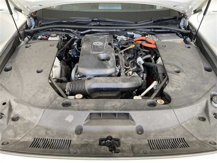 2020 Toyota Crown Hybrid 6AA-AZSH20 (UW-69acffff70f66)[25]