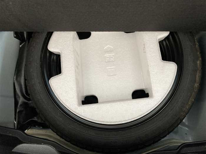 2021 Toyota Yaris 5BA-KSP210 (UW-69ad0003381e3)[12]