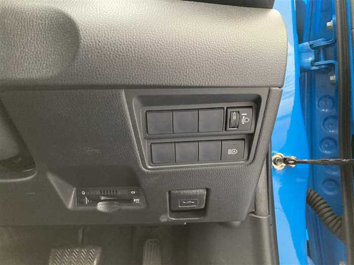 2021 Toyota Yaris 5BA-KSP210 (UW-69ad0003381e3)[17]