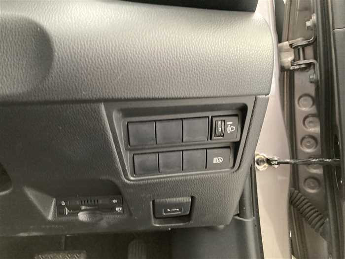 2021 Toyota Yaris 5BA-KSP210 (UW-69ad0003e9662)[17]