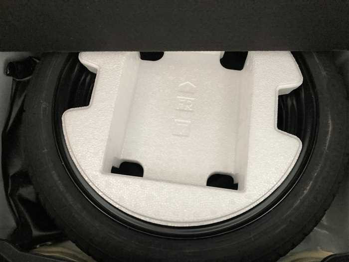 2021 Toyota Yaris 5BA-KSP210 (UW-69ad00042cf6d)[12]