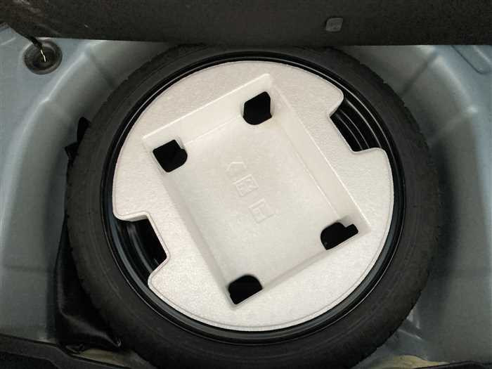 2021 Toyota Yaris 5BA-KSP210 (UW-69ad0004480bd)[12]