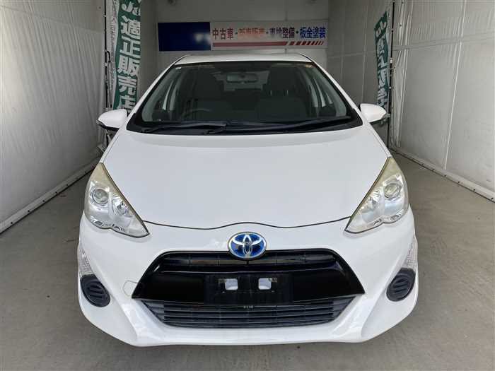 2015 Toyota Aqua DAA-NHP10 (UW-69ad00045fe1b)[4]