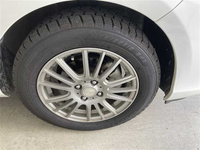 2015 Toyota Aqua DAA-NHP10 (UW-69ad00045fe1b)[7]