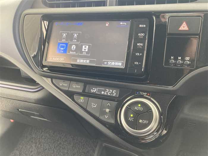 2015 Toyota Aqua DAA-NHP10 (UW-69ad00045fe1b)[19]