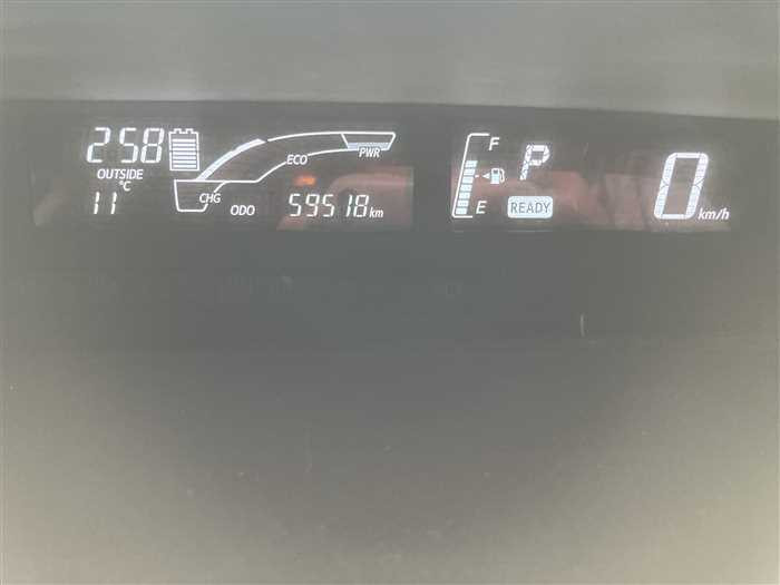 2015 Toyota Aqua DAA-NHP10 (UW-69ad00045fe1b)[23]