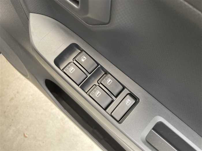 2025 Daihatsu Mira es 5BA-LA350S (UW-69b2791c80863)[18]