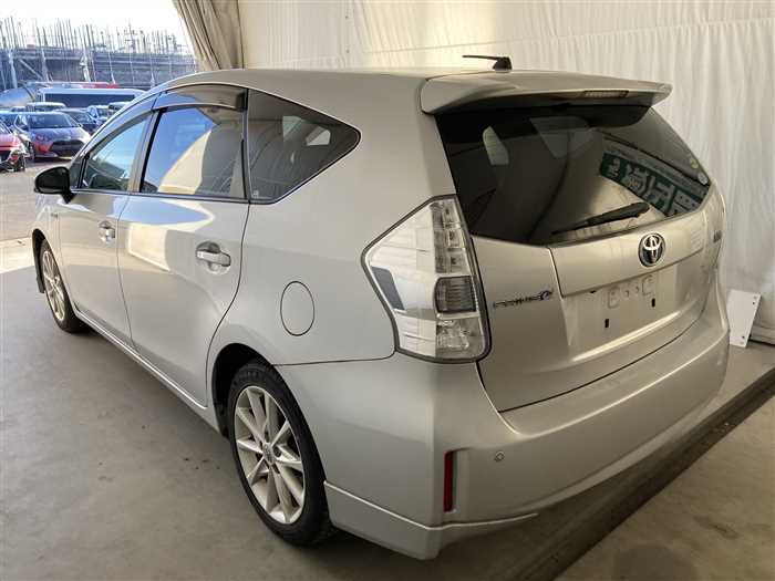2012 Toyota Prius alpha DAA-ZVW41W (UW-69b2791410d9c)[3]