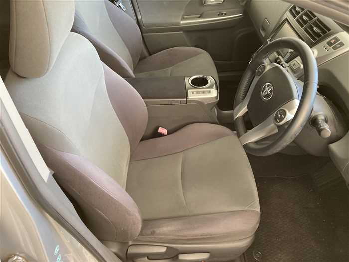 2012 Toyota Prius alpha DAA-ZVW41W (UW-69b2791410d9c)[9]