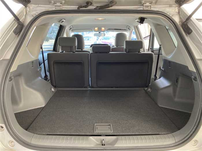 2012 Toyota Prius alpha DAA-ZVW41W (UW-69b2791410d9c)[11]