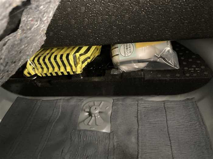 2012 Toyota Prius alpha DAA-ZVW41W (UW-69b2791410d9c)[12]