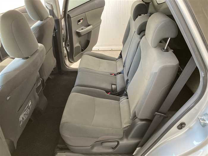 2012 Toyota Prius alpha DAA-ZVW41W (UW-69b2791410d9c)[13]