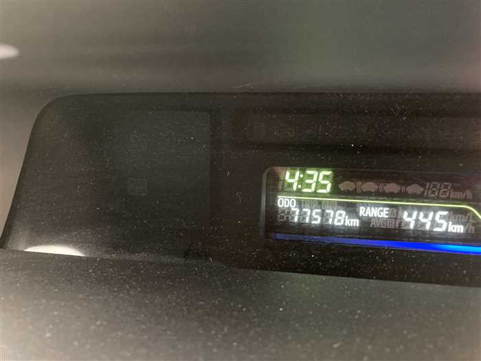 2012 Toyota Prius alpha DAA-ZVW41W (UW-69b2791410d9c)[24]