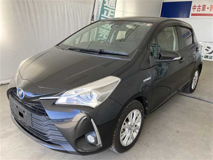 2017 Toyota Vitz DAA-NHP130