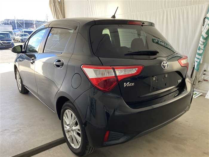 2017 Toyota Vitz DAA-NHP130 (UW-69b27915a41d2)[3]