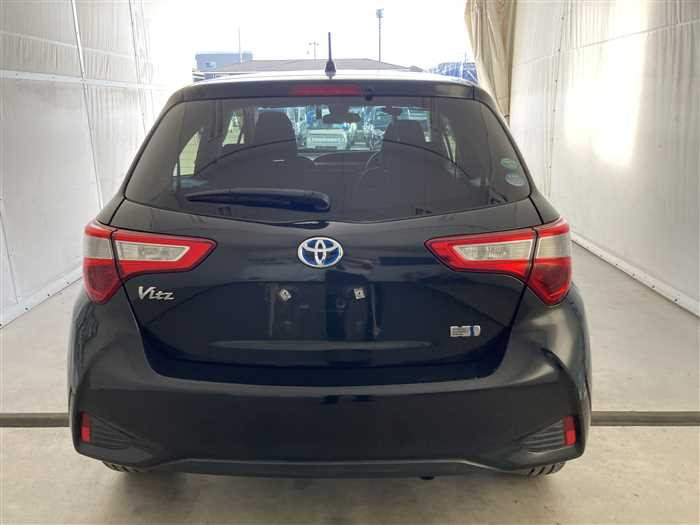 2017 Toyota Vitz DAA-NHP130 (UW-69b27915a41d2)[5]