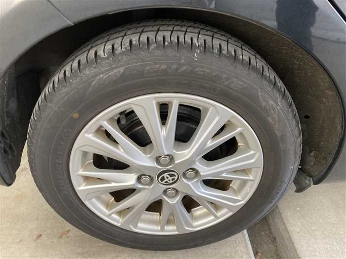 2017 Toyota Vitz DAA-NHP130 (UW-69b27915a41d2)[8]