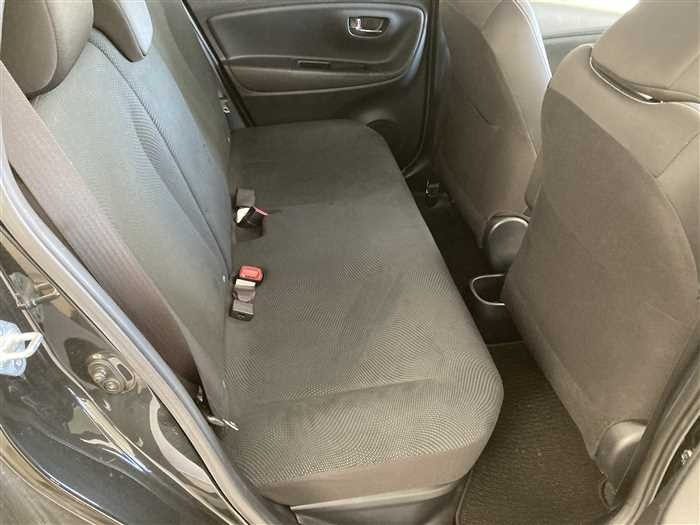 2017 Toyota Vitz DAA-NHP130 (UW-69b27915a41d2)[10]