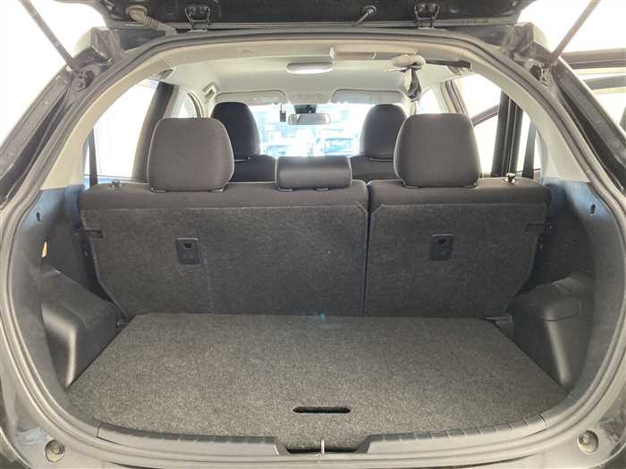 2017 Toyota Vitz DAA-NHP130 (UW-69b27915a41d2)[11]