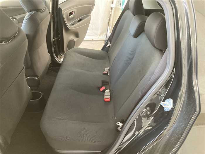 2017 Toyota Vitz DAA-NHP130 (UW-69b27915a41d2)[13]