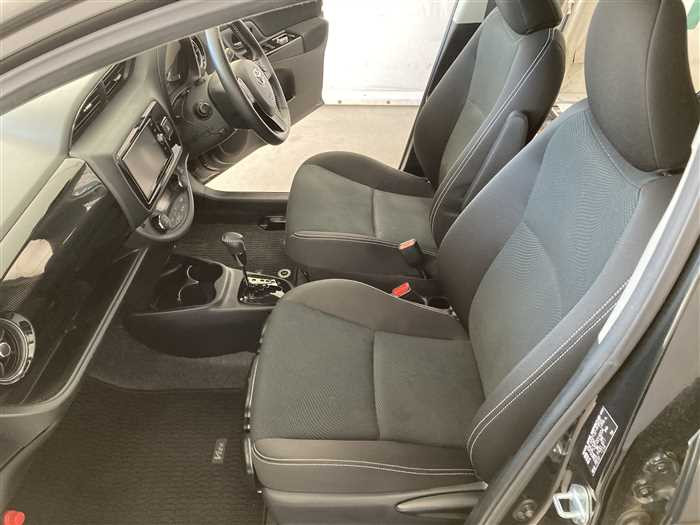 2017 Toyota Vitz DAA-NHP130 (UW-69b27915a41d2)[14]