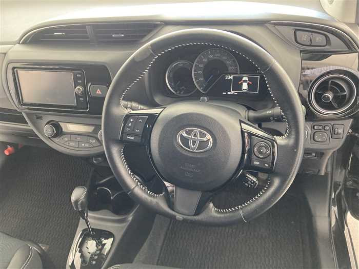 2017 Toyota Vitz DAA-NHP130 (UW-69b27915a41d2)[16]