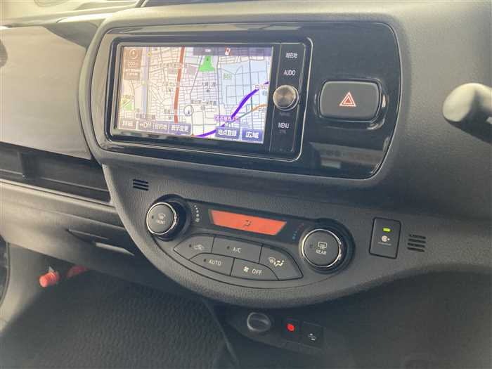 2017 Toyota Vitz DAA-NHP130 (UW-69b27915a41d2)[18]