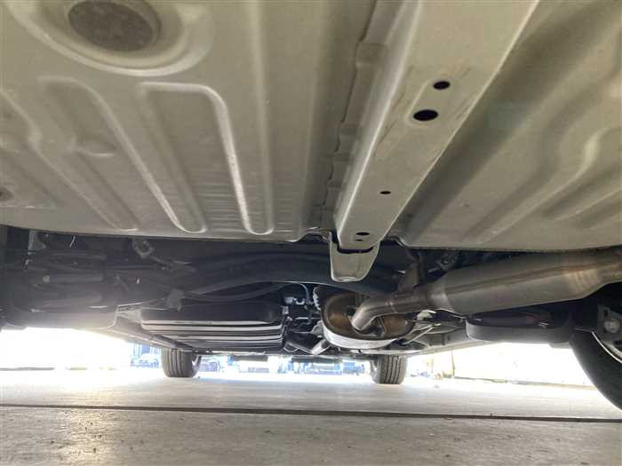 2016 Toyota Esquire DAA-ZWR80G (UW-69b279160e32d)[6]