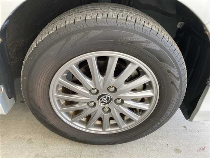 2016 Toyota Esquire DAA-ZWR80G (UW-69b279160e32d)[7]