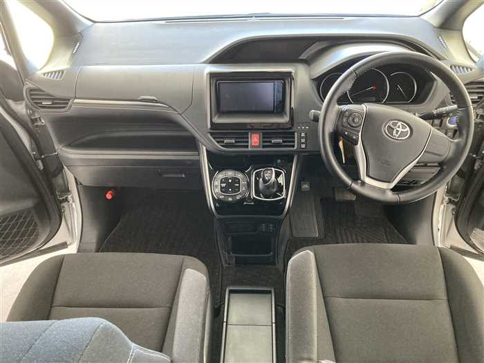 2016 Toyota Esquire DAA-ZWR80G (UW-69b279160e32d)[17]