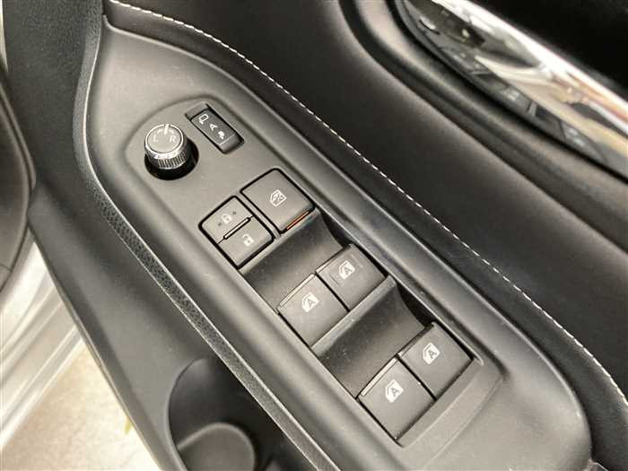 2016 Toyota Esquire DAA-ZWR80G (UW-69b279160e32d)[20]