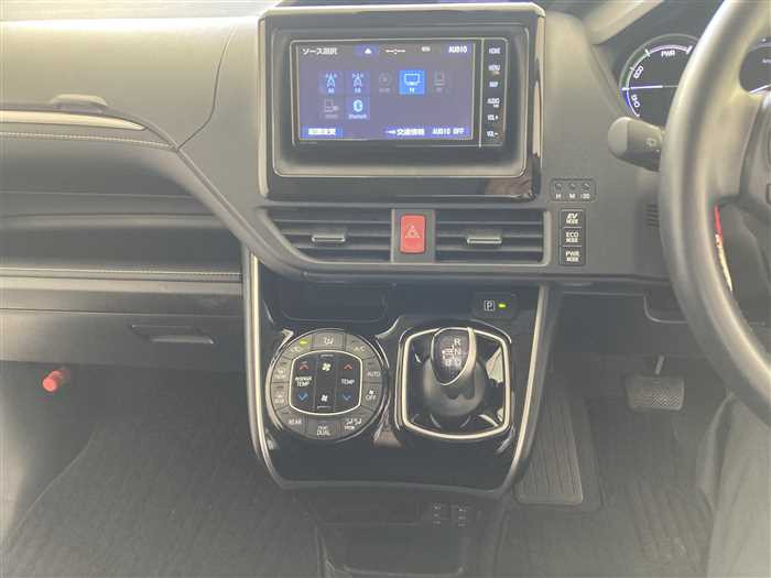 2016 Toyota Esquire DAA-ZWR80G (UW-69b279160e32d)[21]