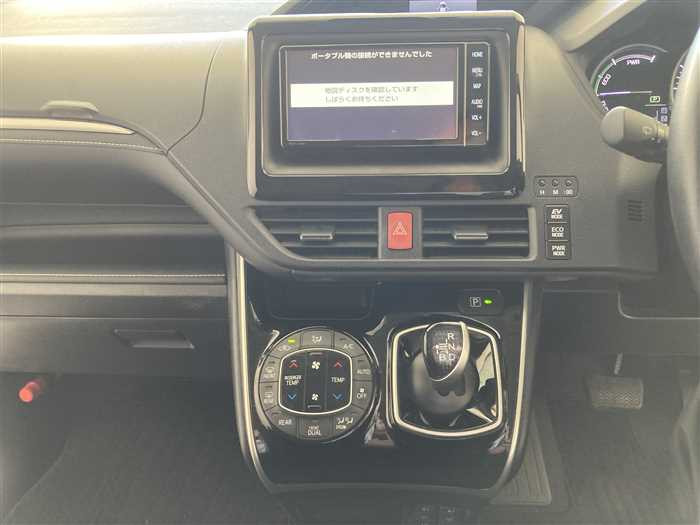 2016 Toyota Esquire DAA-ZWR80G (UW-69b279160e32d)[24]