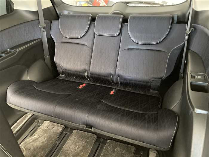 2015 Honda Odyssey DBA-RC1 (UW-69b279165c6c5)[13]