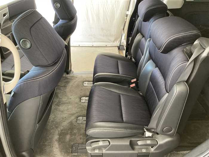 2015 Honda Odyssey DBA-RC1 (UW-69b279165c6c5)[14]