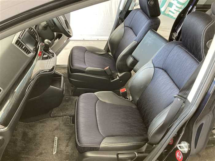 2015 Honda Odyssey DBA-RC1 (UW-69b279165c6c5)[15]