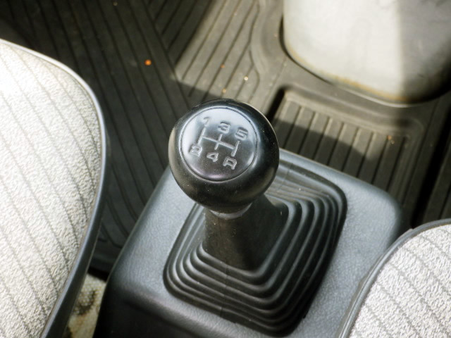 1991 Honda Acty Truck HA4 (UW-69cf3ce6a9d25)[13]