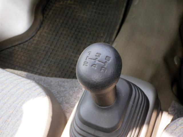 2001 Suzuki Carry Truck DA52T (UW-69cf4114369c1)[13]