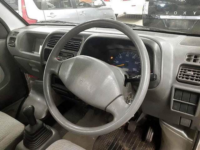 2001 Suzuki Carry Truck DA52T (UW-69bbb68f3f1ec)[4]