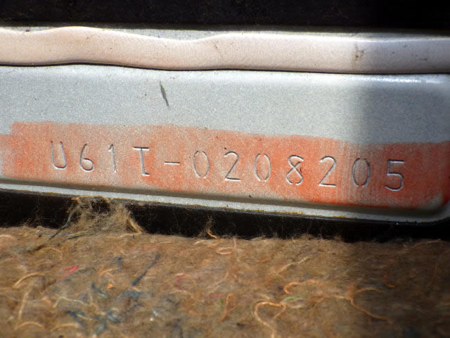 2000 Mitsubishi Minicab Truck U61T (UW-69d4813adec49)[21]