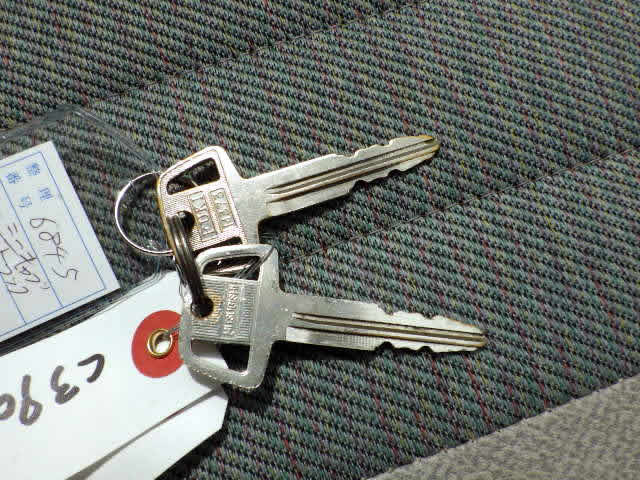 1994 Mitsubishi Minicab Truck U41T (UW-69d4bfa9571af)[16]