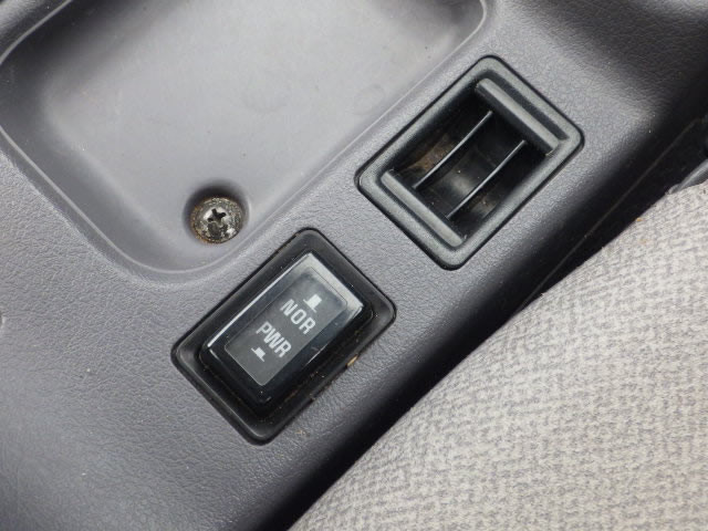 1994 Mitsubishi Minicab Truck U41T (UW-69d4bfa9571af)[15]